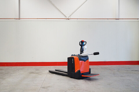 BT Levio 2 tonn palletruck med plattform (Lagermodell 3)